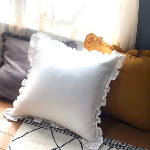 フリルクッションカバー　ハンドメイド♡ ファスナーなし♡フリルクッションカバーの作り方｜簡単DIY