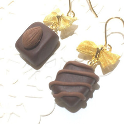 リボンチョコレートのピアス  ポリマークレイ 3枚目の画像
