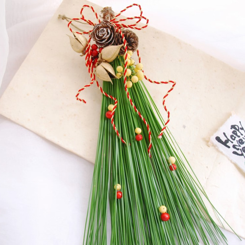 南天＆南天の葉＆松＆アオキ　888円縁起物 お正月飾り 紅椿と南天のお正月飾り/お正月水引飾り/アーティフィシャルフラワー