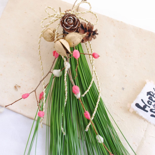 Creema限定】生の大王松で作った花餅お正月飾りスワッグ しめ縄