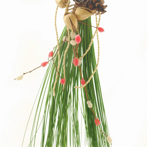 2026年　お正月飾り　生花　大王松　スワッグ　しめ飾り　自然素材　和風お飾り Creema限定】生の大王松で作った花餅お正月飾りスワッグ しめ縄