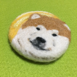 羊毛フェルトブローチ 秋田犬 3枚目の画像