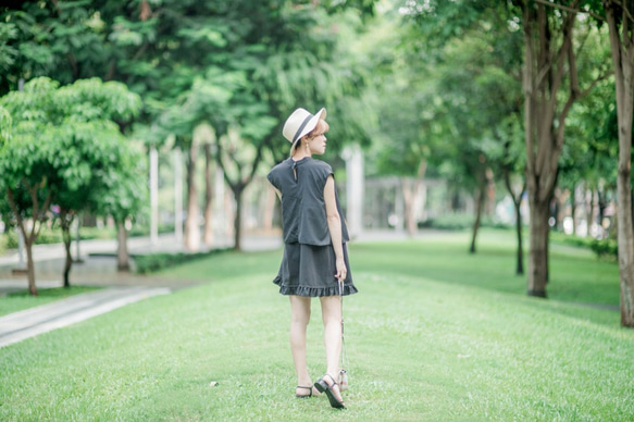 沐煦:雙層A-Line無袖小洋裝 第3張的照片