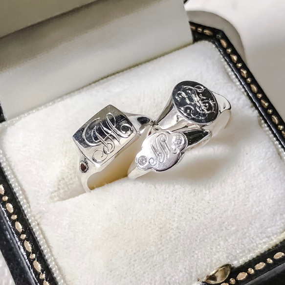 [K18] シグネットリング フラワー 結婚指輪 イニシャル ペアリング 出産記念 ベビーリング 3枚目の画像
