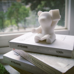 知識的重量系列 | 《行動》小熊造型石雕紙鎮 第1張的照片