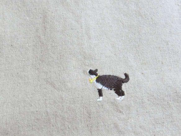 ネコ刺繍 ゆったりワンピース 黒 6枚目の画像