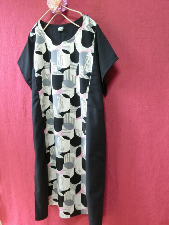 ◆SALE￥2,400引き!!◆北欧調模様　半袖切り替えワンピース　黒×ピンク 4枚目の画像