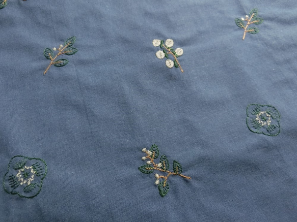 北欧 草花刺繍ゆったりワンピース アンティークブルー 3枚目の画像