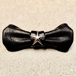 LEATHER BOW TIE レザー蝶ネクタイ スタースタッズ ブラック 1枚目の画像