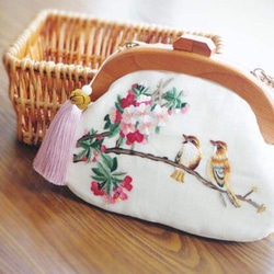 手作り鞄 刺繍鞄 ハンドメード 花と鳥 バッグ 2枚目の画像