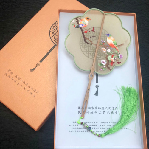 手縫い蘇州刺繍団扇 字のオーダーできる ピンク花刺繍団扇 その他