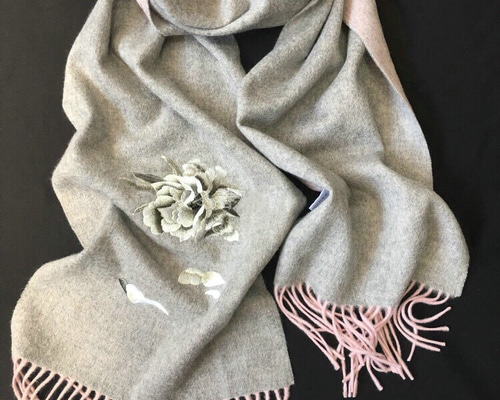 ROSAMUNDA グレーとブルーの刺し子刺繍マフラー　イタリア製　ウール 0_305f139d3a93aded9f5683b81bf1