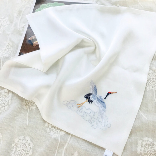 鶴ハンカチ 手縫い蘇州刺繍シルク ハンカチ 鶴刺繍ハンカチ ハンカチ