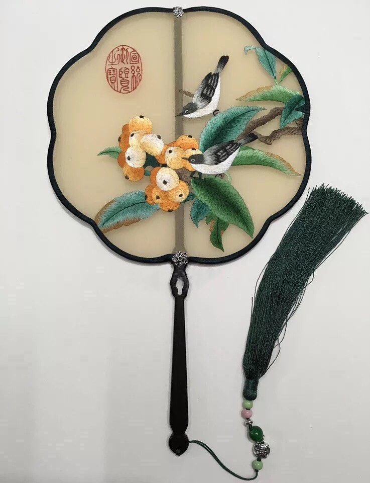 中国団扇 蘇州刺繍 伝統工芸品 手縫い蘇州刺繍 団扇 枇杷と鳥両面刺繍 団扇 その他ファッション