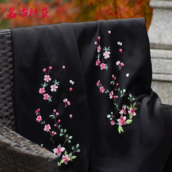 手縫い蘇州刺繍シルクショール、黒ストール、スカーフ 1枚目の画像