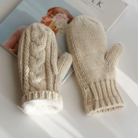 手編みニット手袋  白い手袋 1枚目の画像