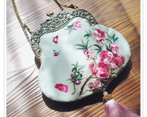 最高級手刺繍「大人の避暑地」大人の手縫いのバッグ 男女兼用 最高級手刺繍「大人の避暑地」大人の手縫いのバッグ