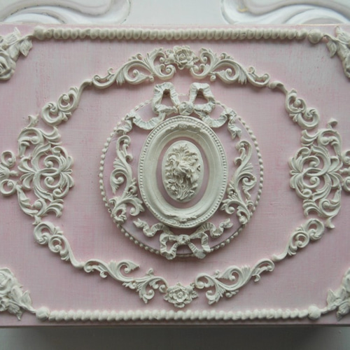 シャビーシックなロココ調レリーフボックス・小物入れ・マスク