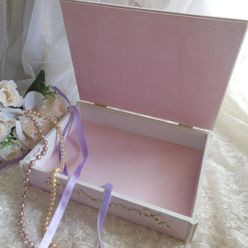 シャビーシックなロココ調レリーフボックス・小物入れ・マスク