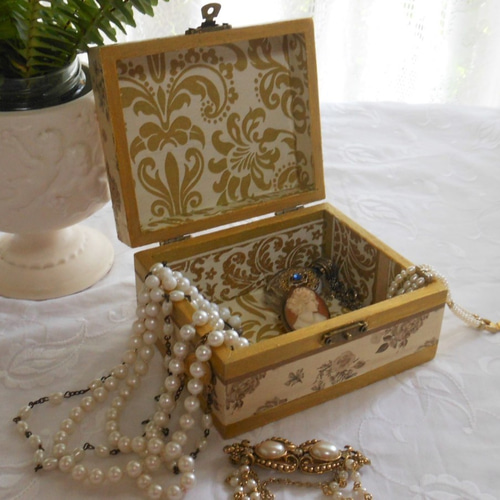 ヴィンテージ調ラファエロの天使の小箱・ジュエリーボックス・小物入れ