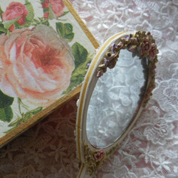 薔薇の天使のレリーフ付きアンティーク手鏡 5枚目の画像