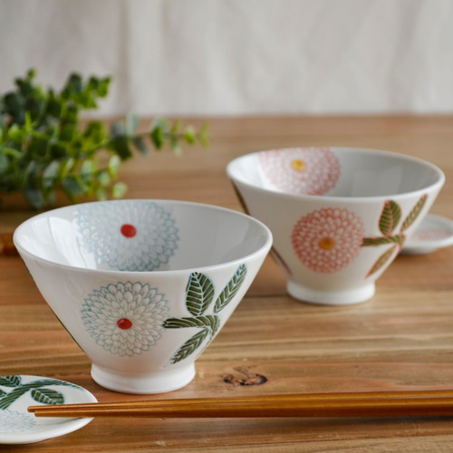 波佐見焼◎勲山窯◎ダリア 飯碗 (レッド) 茶碗・めし碗 有限会社 波佐見焼◎勲山窯◎ダリア 飯碗 (レッド) 茶碗・めし碗 有限会社