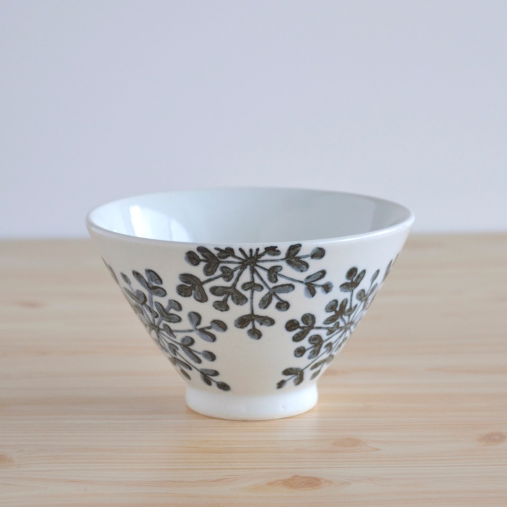 新品 波佐見焼 勲山窯 茶碗 フワリ花 RD/YE