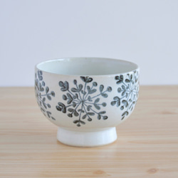 波佐見焼◎勲山窯◎雪の花 まる碗 (黒) 茶碗・めし碗 有限会社勲山製陶