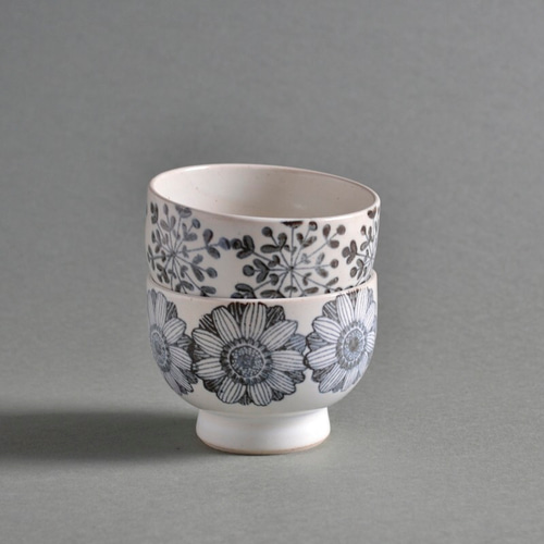 波佐見焼◎勲山窯◎ガーベラ まる碗 (黒) 茶碗・めし碗 有限会社