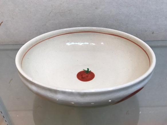 トマトの浅鉢 2枚目の画像