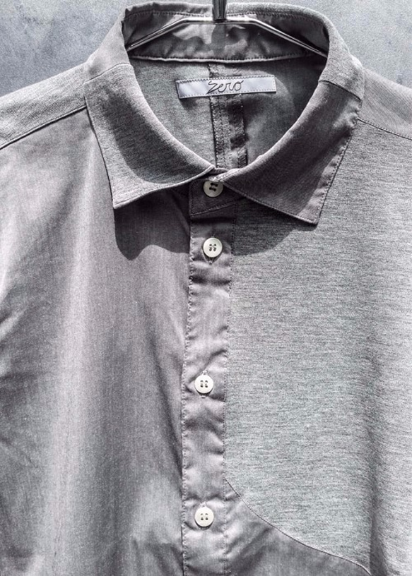 Symmetric Cut Short Sleeve Stretch Shirt - Gray Size2 第3張的照片