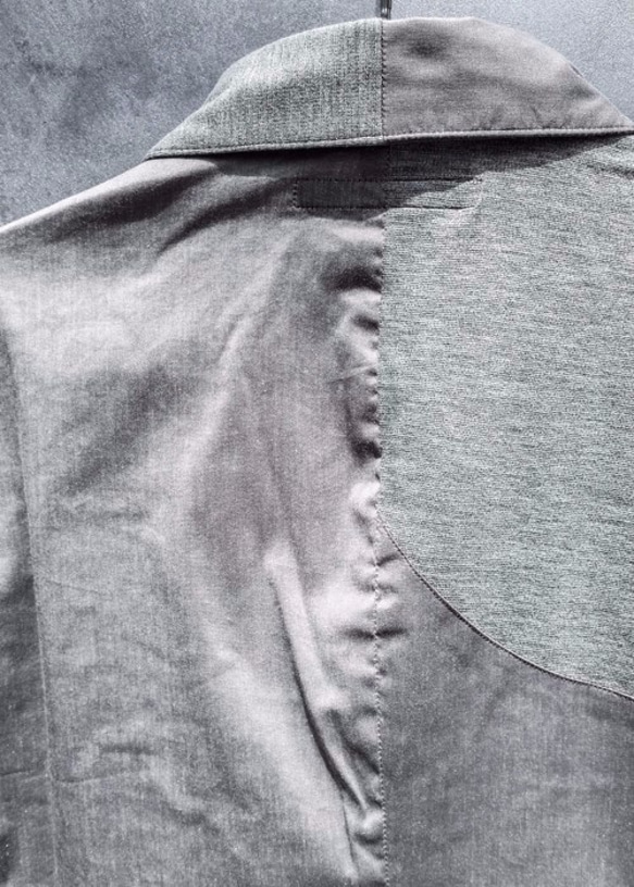 Symmetric Cut Short Sleeve Stretch Shirt - Gray Size2 第6張的照片
