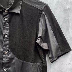 Symmetric Cut Short Sleeve Stretch Shirt - Black Size2 第4張的照片