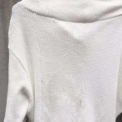 White Coated Cotton Stretch High Neck Half Sleeve Long Knit 第9張的照片