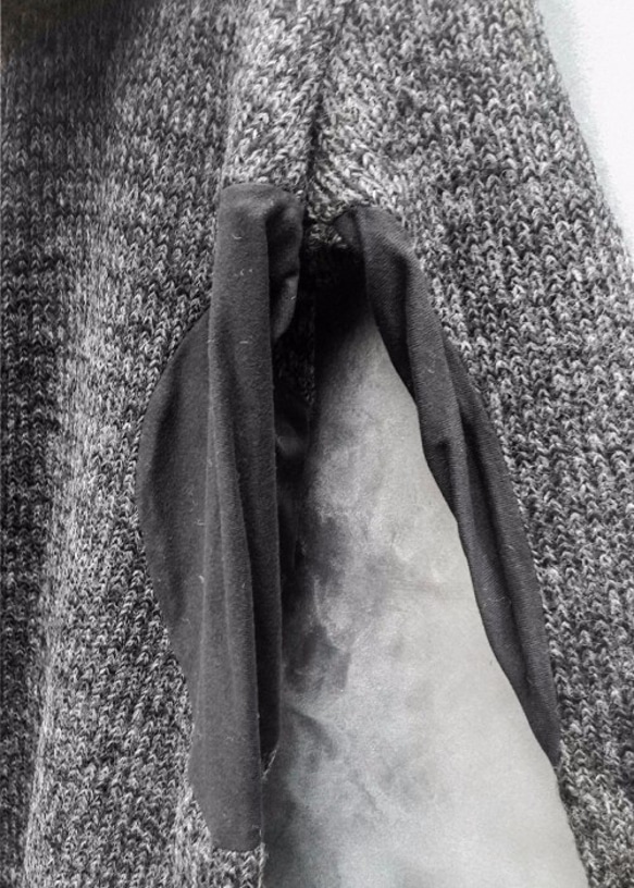 Circular Cut Snood Sliver Pullover Knit - Black Size0 第7張的照片