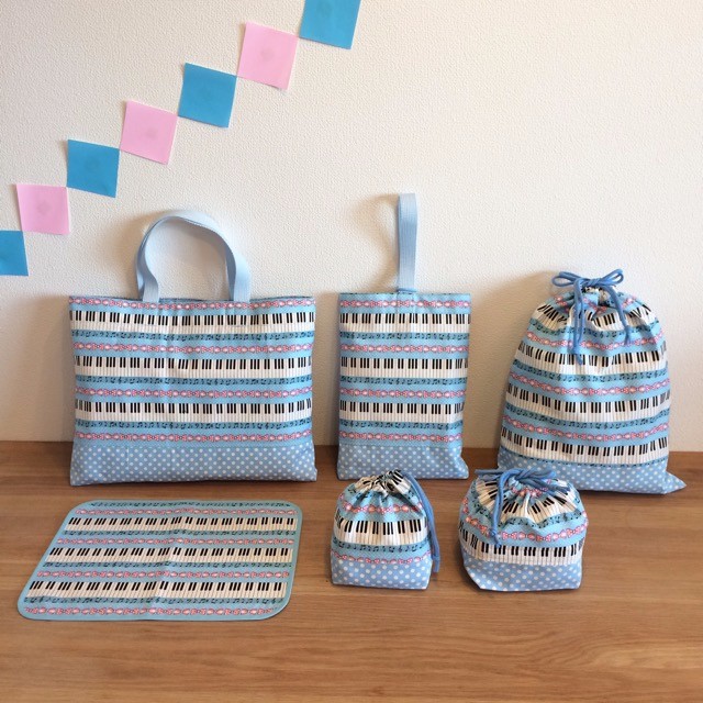 ◆ハンドメイド＿入園6点セット＿レッスンバッグ等＿ピアノ、鍵盤柄◆