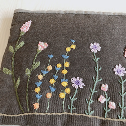 【一点物】パッチワーク　刺繍　Garden Flower ポーチ 3枚目の画像