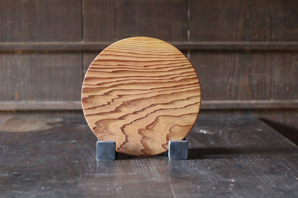 木のお皿（中くらいの丸） 3枚目の画像