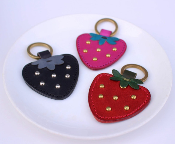 餃*子様 いちごのキーホルダー◎ Amazon.co.jp: いちご