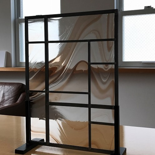 雨と煙」直線デザイン シンプルなステンドグラスパネル その他