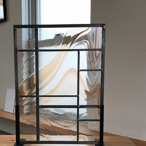 雨と煙」直線デザイン シンプルなステンドグラスパネル その他