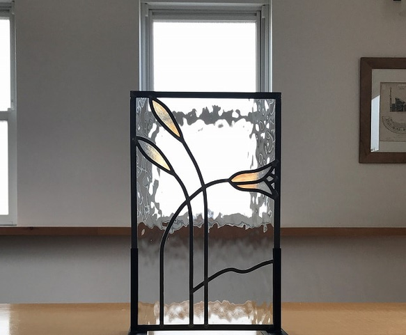曲線のステンドグラスパネル「マメールロワ」 7枚目の画像