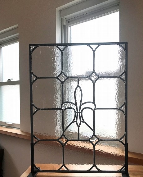 「無色＆フルールドリス」ステンドグラスパネル