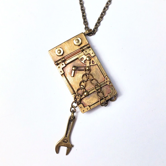 【蒸汽朋克】Inventor&#39;s Idea Mini Book Pendant（可換紙） 第1張的照片