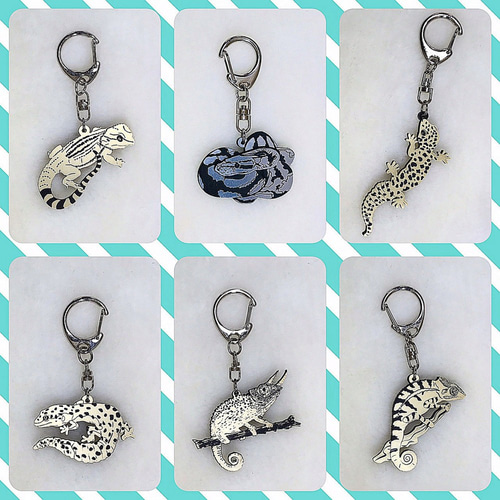 狼 遠吠え 満月 キーホルダー チャーム アクセサリー オオカミ 両面