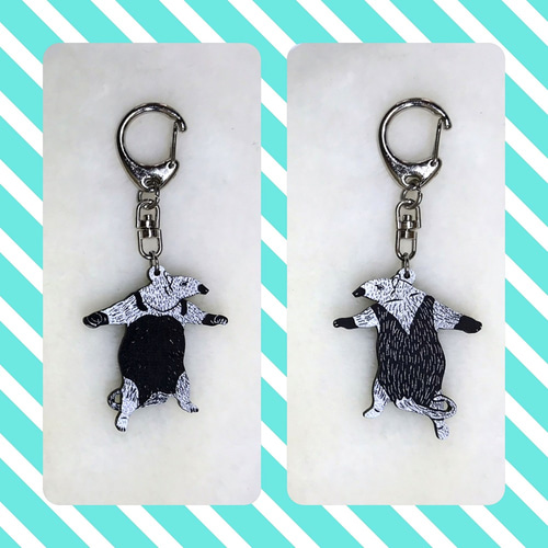 ミナミコアリクイのキーホルダー チャーム アクセサリー 小動物 両面
