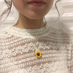 珍珠水滴形和布向日葵項鍊 第3張的照片