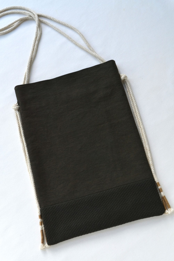 《草木染め》黒染め帆布と刺し子織りのロープBAG 4枚目の画像