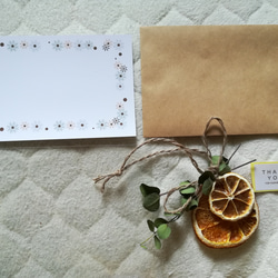 ドライフルーツサシェ付き　香りのグリーティングカード　(オレンジ) 3枚目の画像