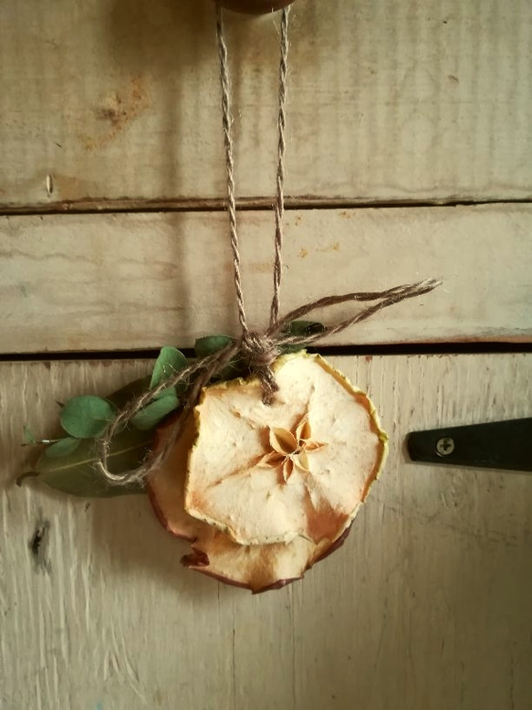 ドライフルーツサシェ付き　香りのグリーティングカード　(リンゴ) 3枚目の画像